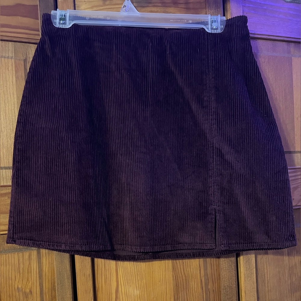 hollister maroon corduroy skirt in size women’s medium